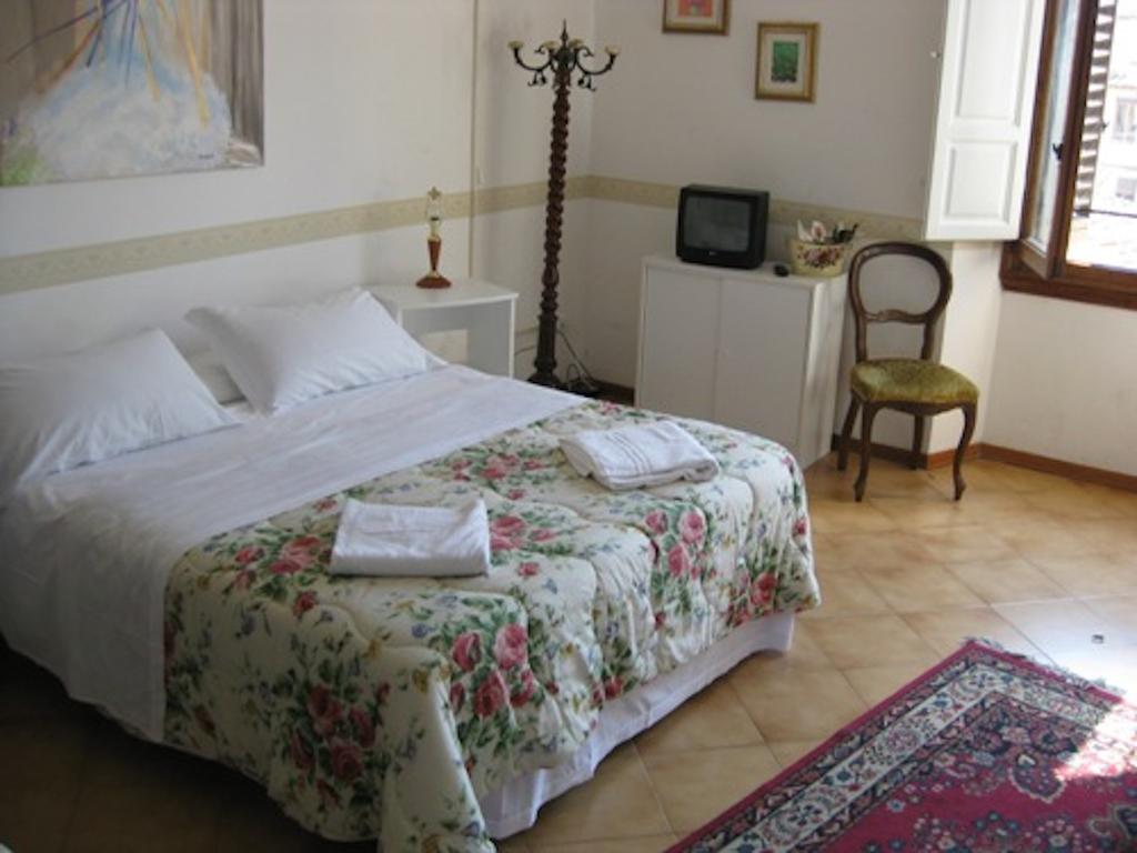 פירנצה Hostel Veronique חדר תמונה
